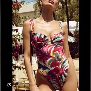 Montce  - Isla Floral Bella One-Piece